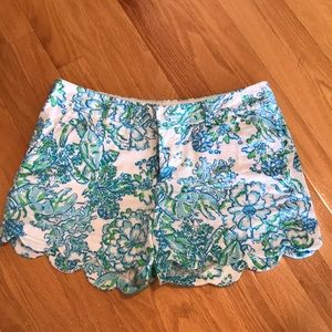 Great condition. “The Buttercup Short”